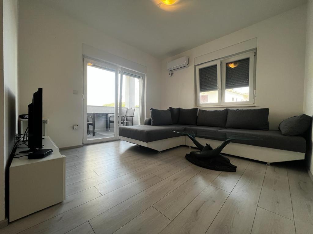Apartments Petrusic Supetarska Draga Exterior photo