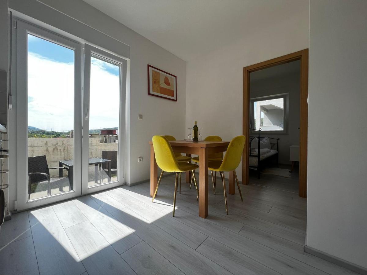 Apartments Petrusic Supetarska Draga Exterior photo