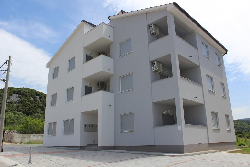 Apartments Petrusic Supetarska Draga Exterior photo